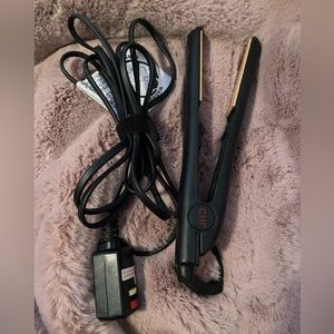 CHI Global Beauty Network Original Black Ceramic Hair Straightener Flat Iron
